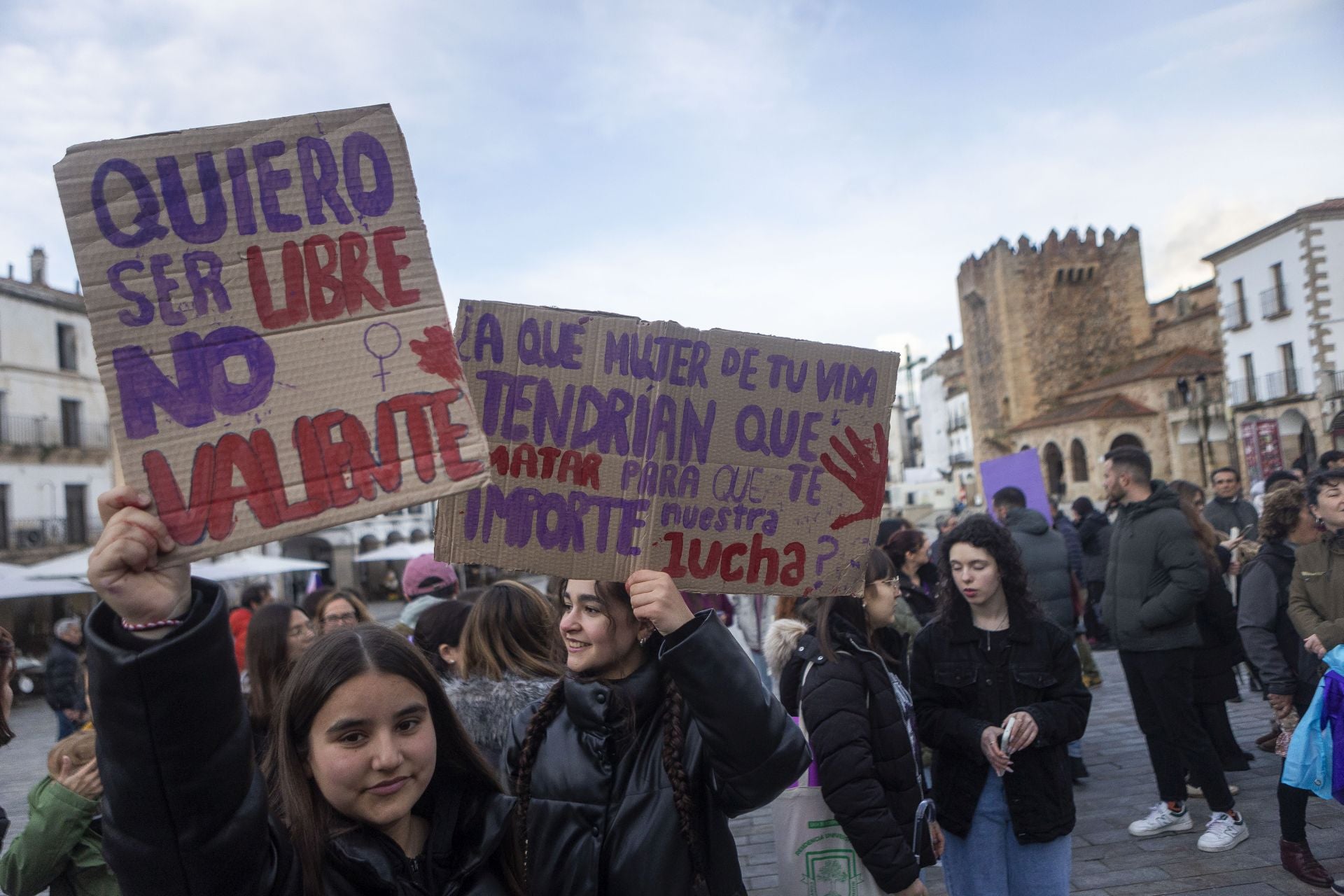 El 8M en Cáceres, en imágenes