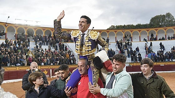 El poderío de Talavante y la torería de Ortega cierran una entretenida feria de Olivenza