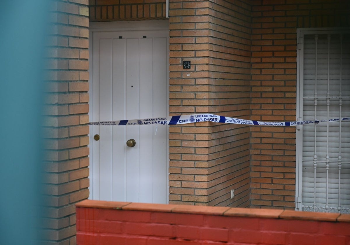 Puerta del chalet usando como vivienda tutelada donde ha sucedido el crimen.