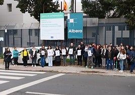 Concentración esta mañana a las puertas del Centro de Menores Marcelo Nessi.