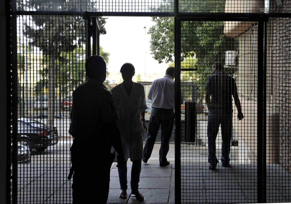 Entrada al centro Marcelo Nessi donde están los menores detenidos por la muerte de su cuidadora.