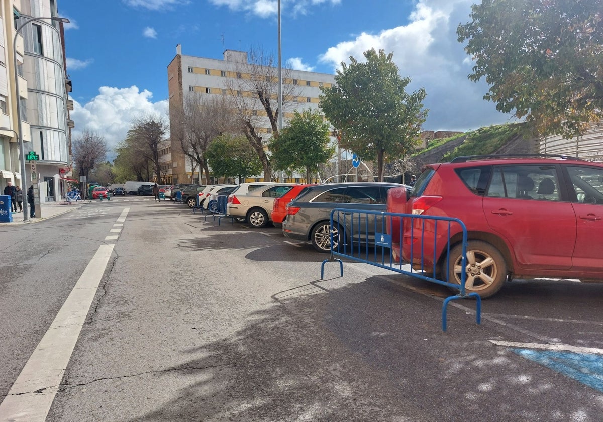 Vallas en la ronda del Pilar instaladas el lunes.