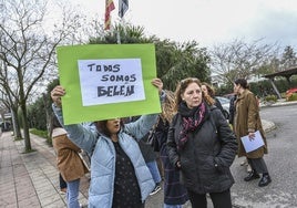 Concentración de los compañeros de la víctima en Badajoz.
