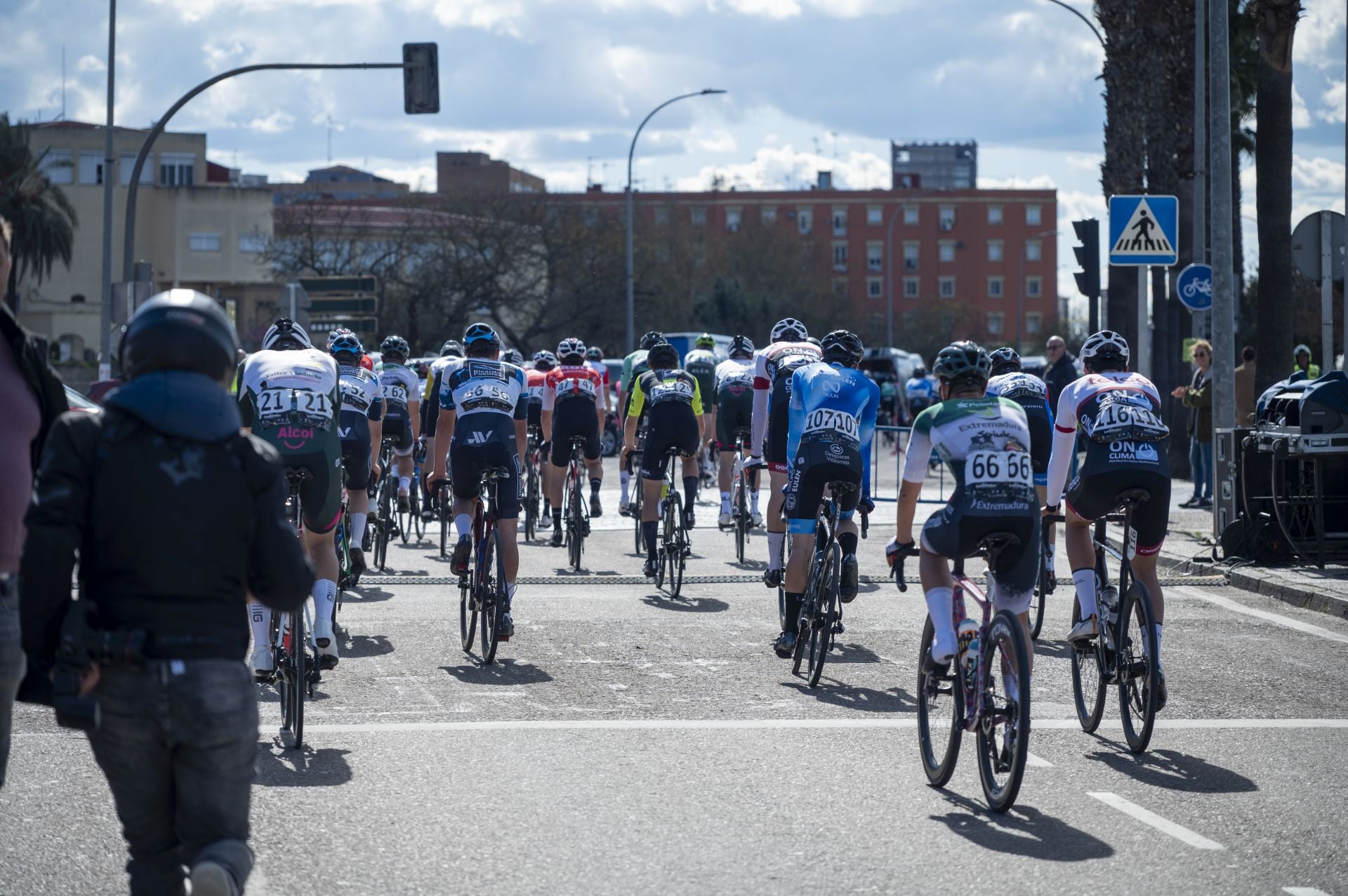 La llegada a Badajoz de La Vuelta Ciclista a Extremadura, en imágenes