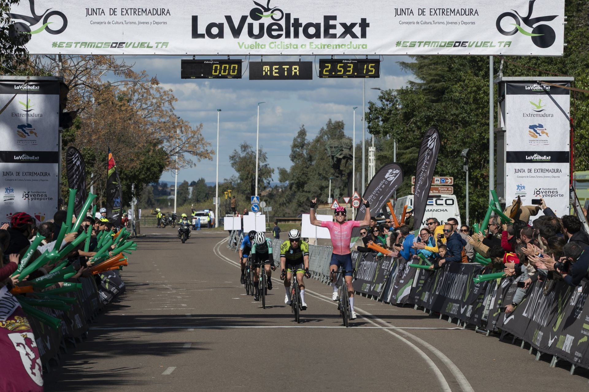 La llegada a Badajoz de La Vuelta Ciclista a Extremadura, en imágenes