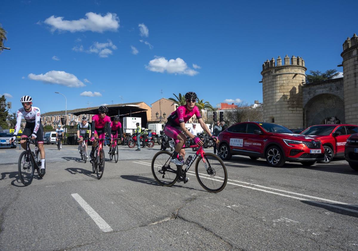 La llegada a Badajoz de La Vuelta Ciclista a Extremadura, en imágenes