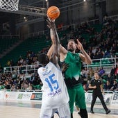 Edu Gatell en el duelo ante el Ciudad de Huelva en el Multiusos.