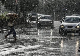 Imagen de archivo de una jornada de lluvia en Badajoz.