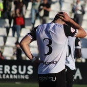 Nil Jiménez se lamenta tras la única derrota sufrida por el equipo en el Romano.