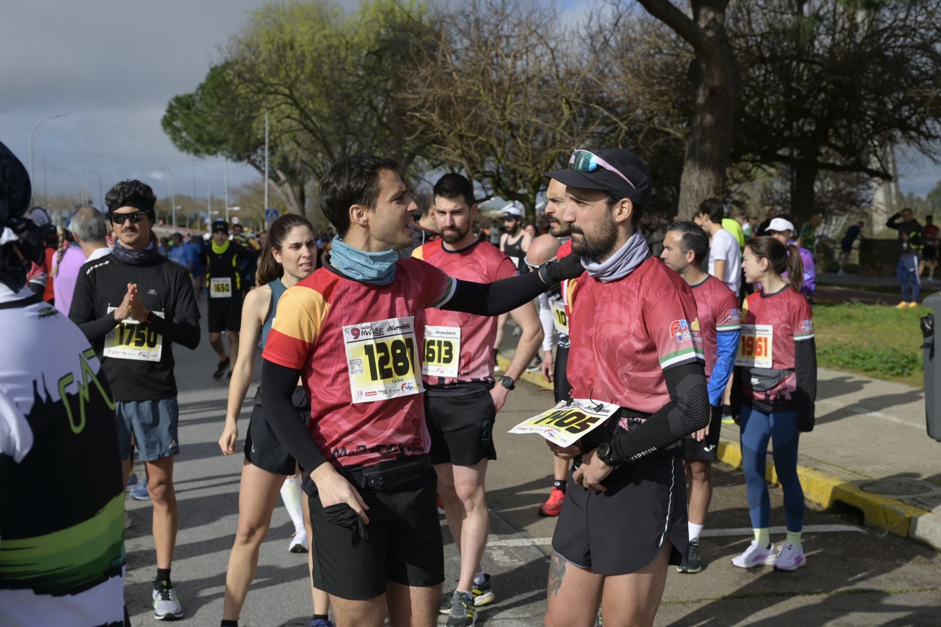 El Maratón Popular y Medio Maratón de Badajoz, en imágenes