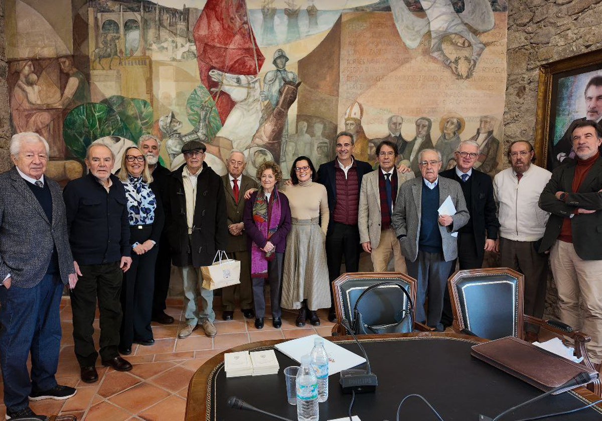 Reunión de los académicos en su sede de Trujillo.