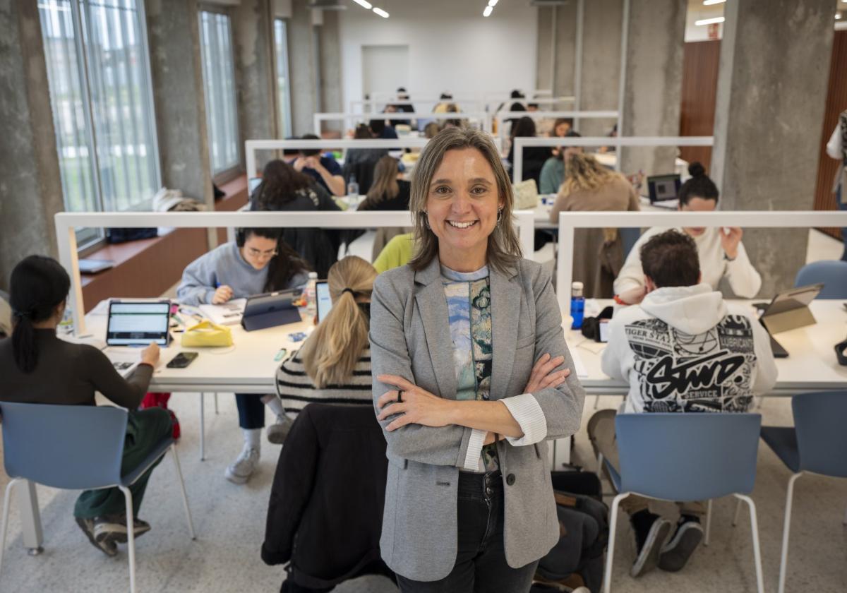 Berta Caro en las nuevas instalaciones de la Facultad de Medicina y Ciencias de la Salud de Badajoz.