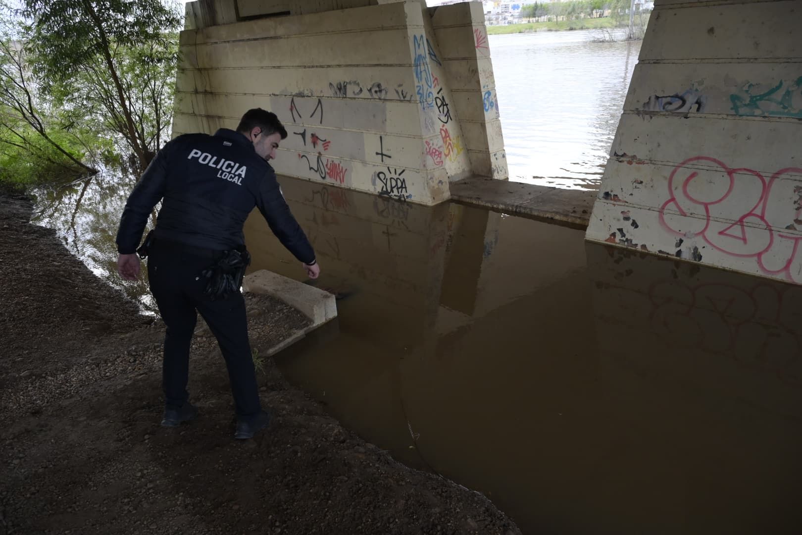 La crecida del Guadiana en Badajoz, en imágenes