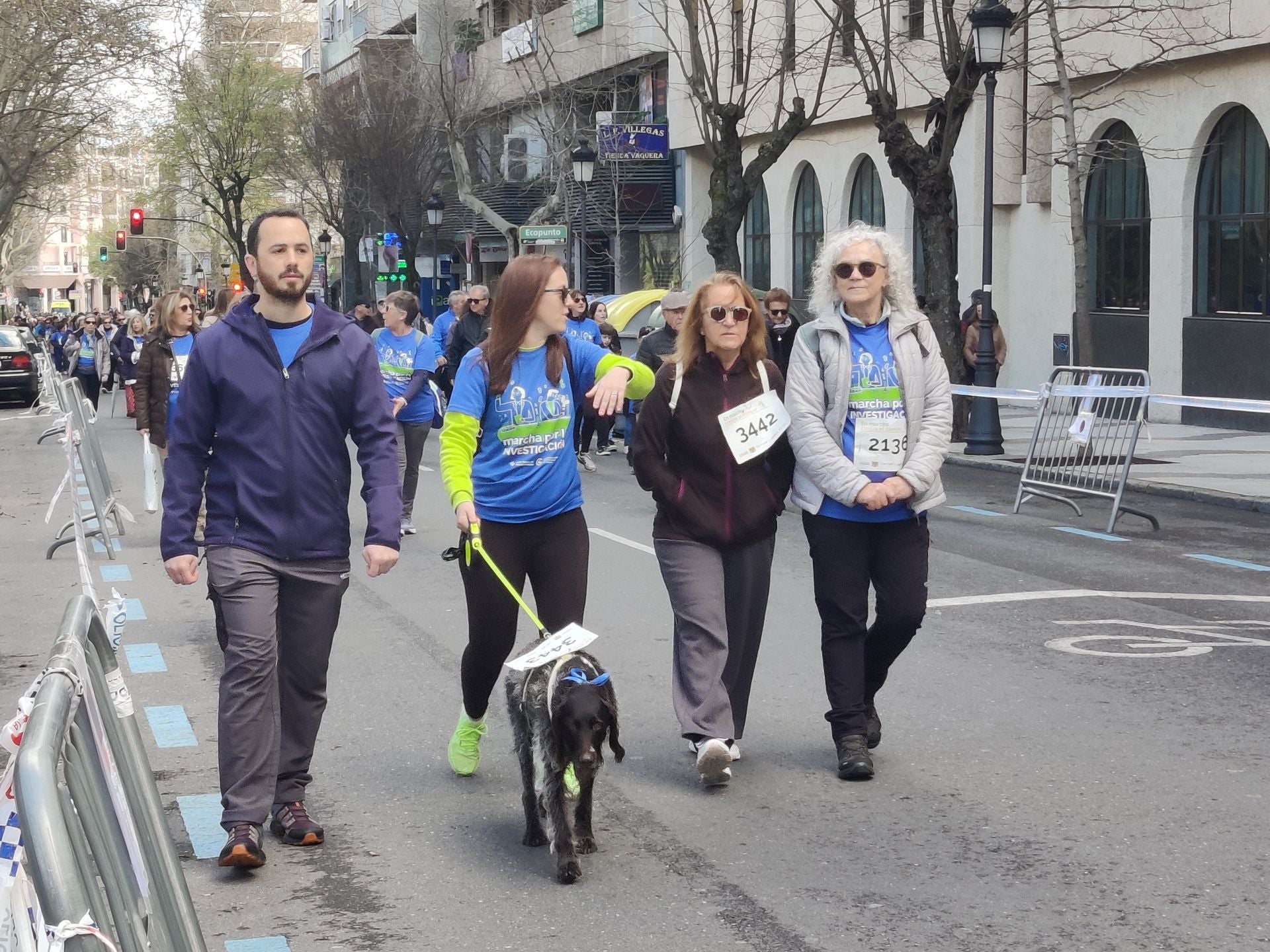 La marcha contra el cáncer en Cáceres, en imágenes