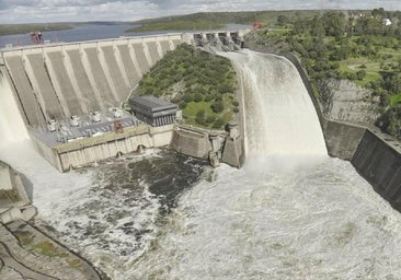 Las presas de Alcántara y Cedillo desembalsan más de un millón de litros de agua por segundo