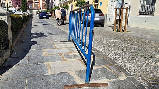 La plaza Cervantes se convierte en un parking para ver a San Judas, un día 28 más