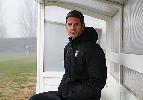 David González en el banquillo del Tudelano.