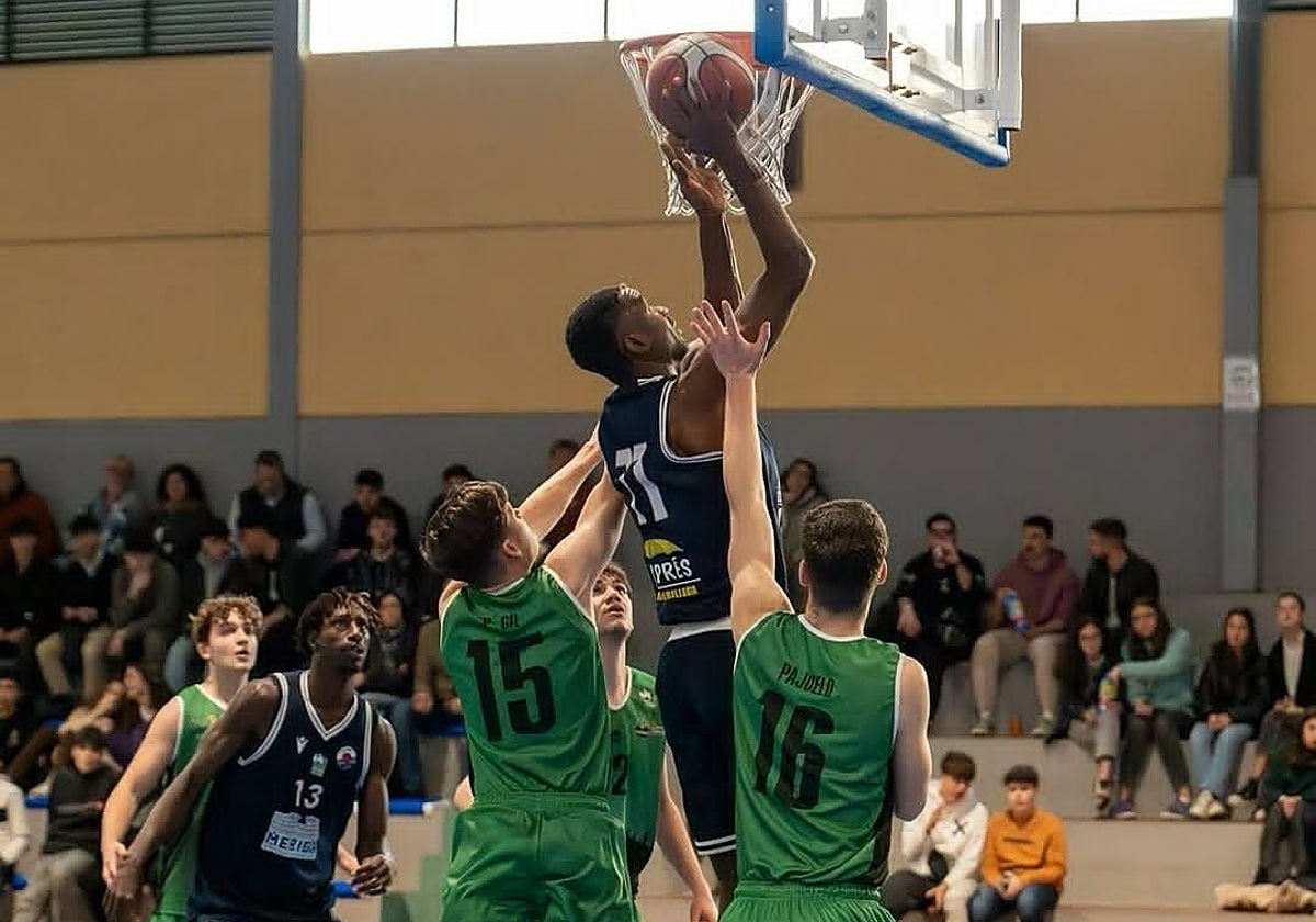El Bosco Mérida despide la liga regular en casa ante el filial delfexb Sagrado Corazón.