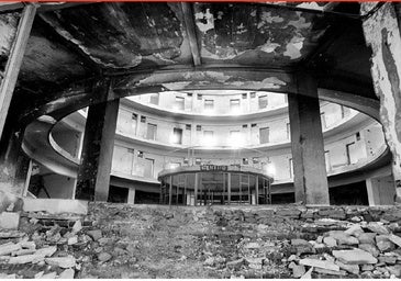 De prisión a museo: la exposición del MEIAC que repasa su historia