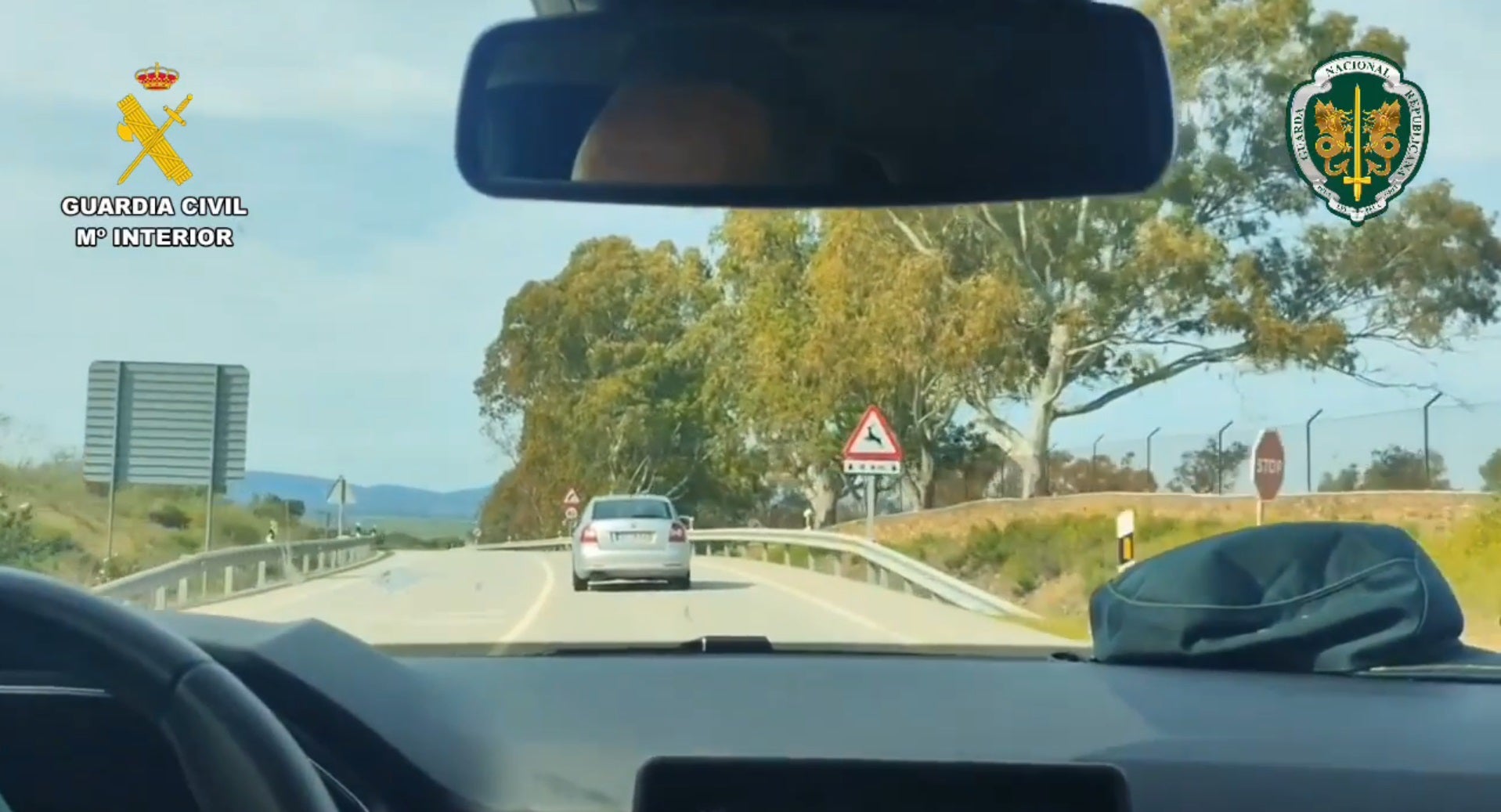 El simulacro de persecución policial transfronteriza entre la Guardia Civil de Cáceres y la GNR, en imágenes