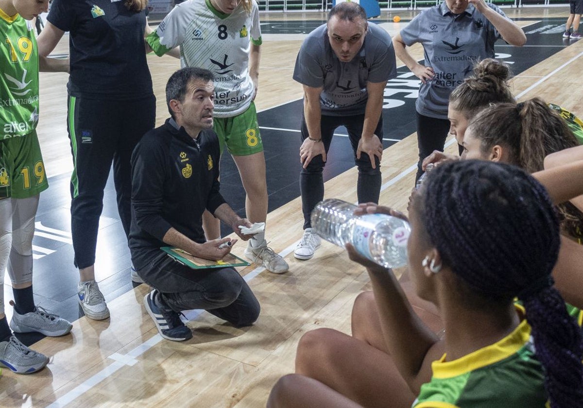El Al-Qázeres se juega su última bala ante el Canoe