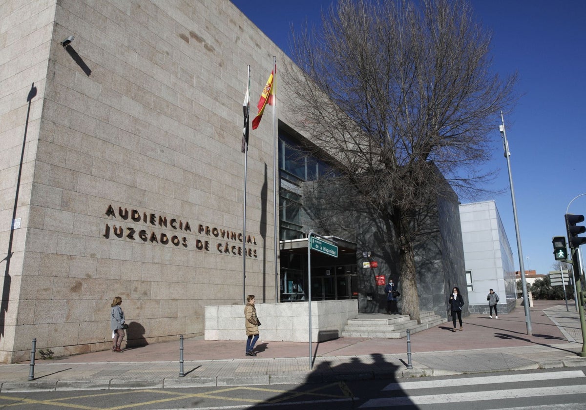 Un banco deberá pagar 20.000 euros a una clienta de Cáceres que fue víctima de 'fishing'