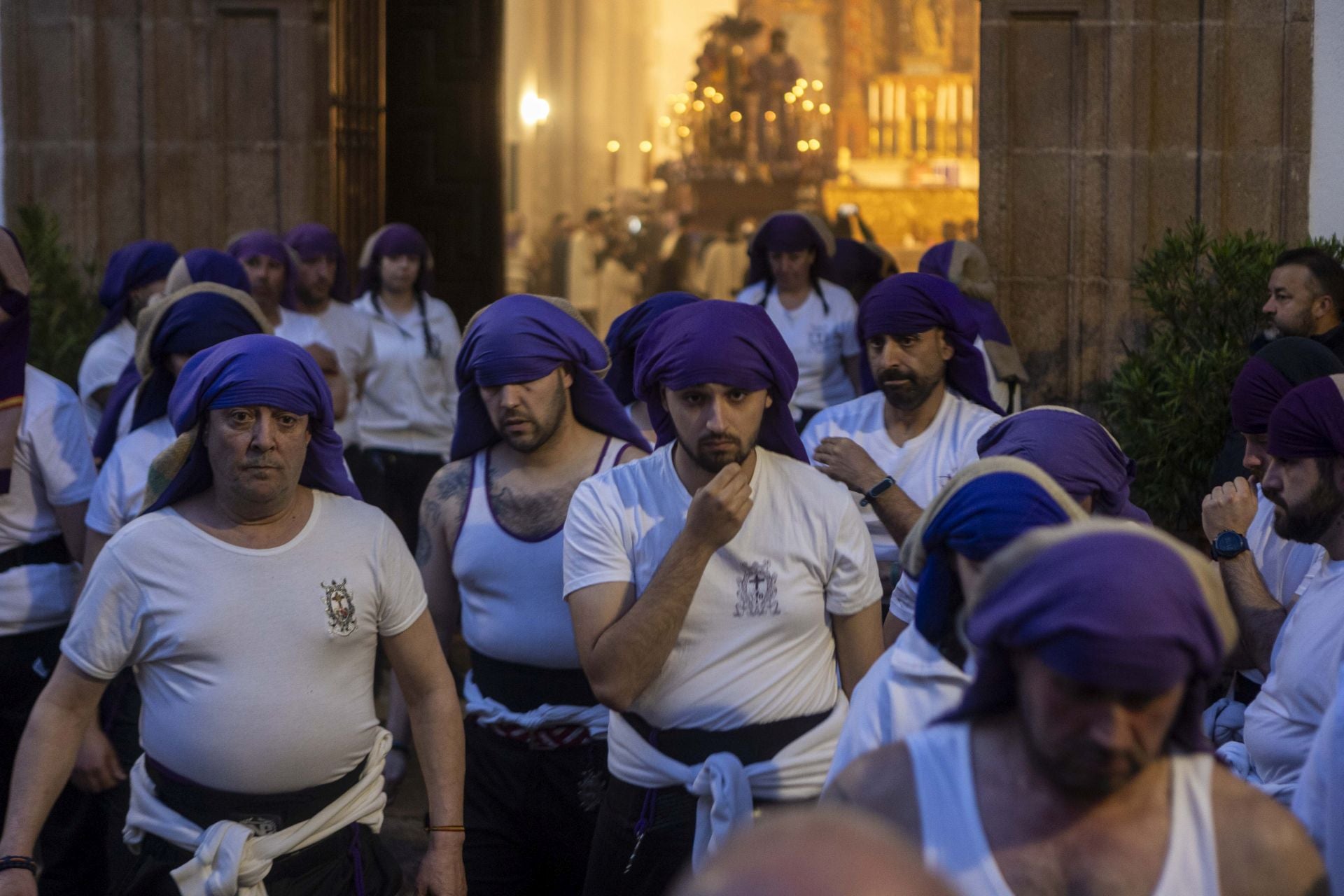 Las mejores imágenes del Lunes Santo en Cáceres