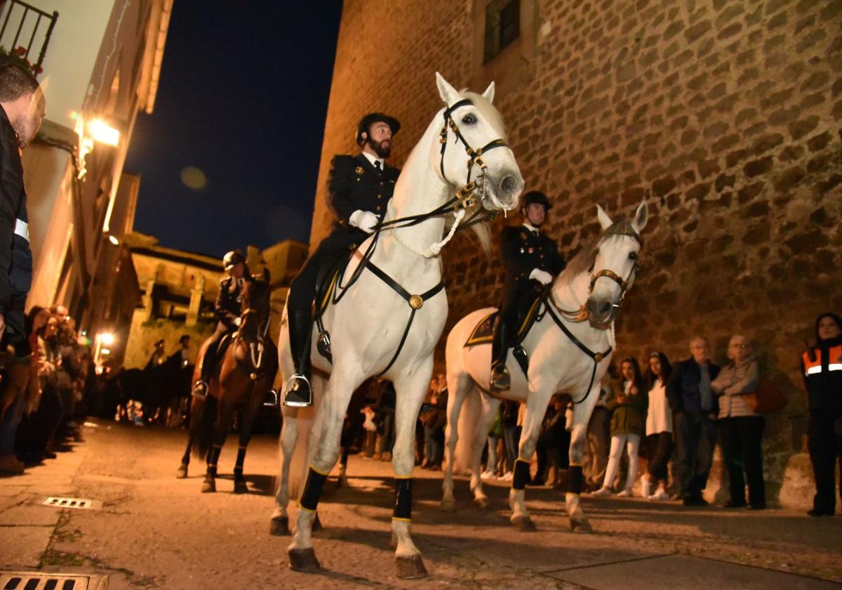 Lanceros y caballos piden una tregua al cielo para no suspender por segundo año seguido