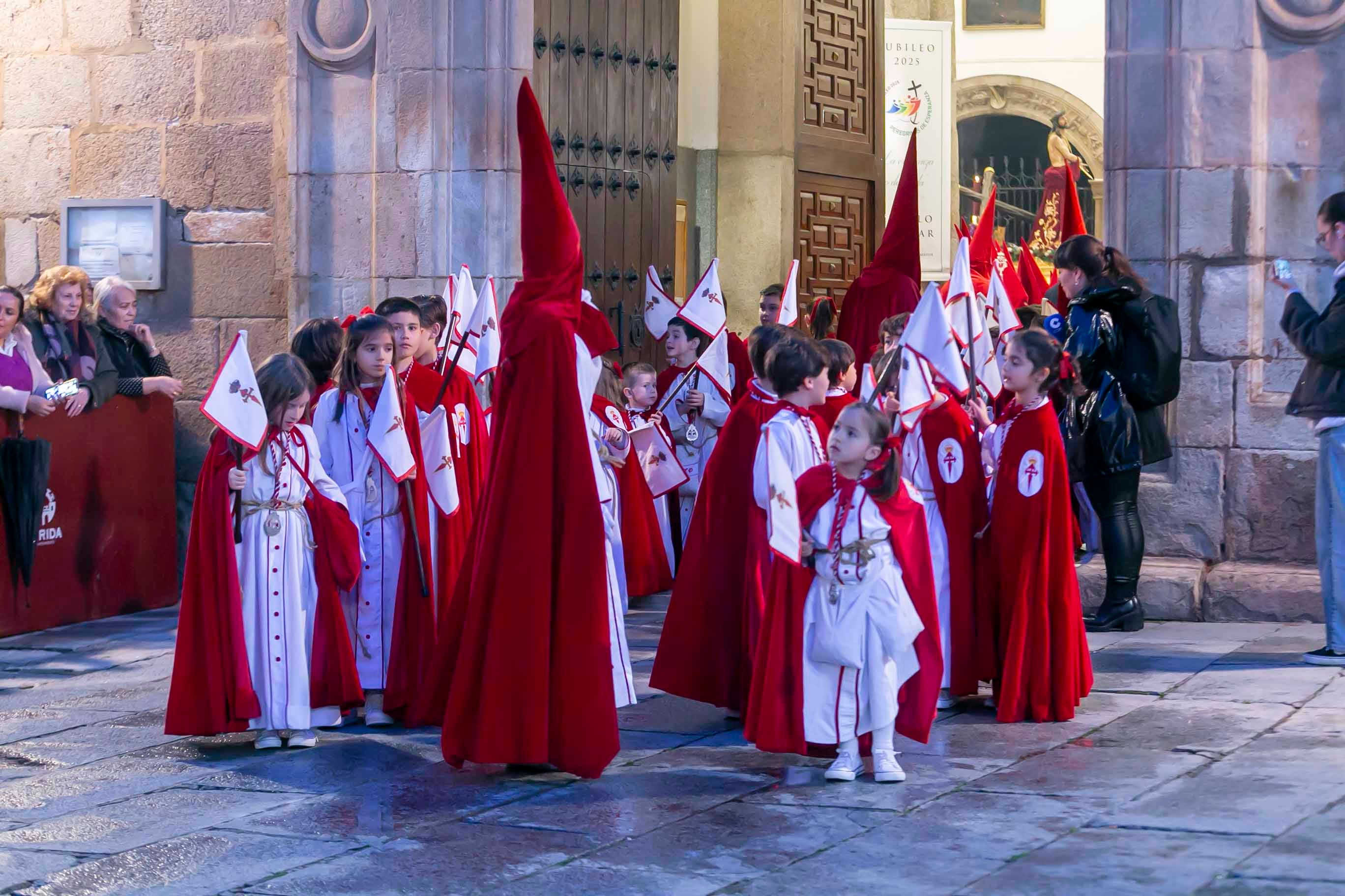 Fotos | Las mejores imágenes del Lunes Santo en Mérida