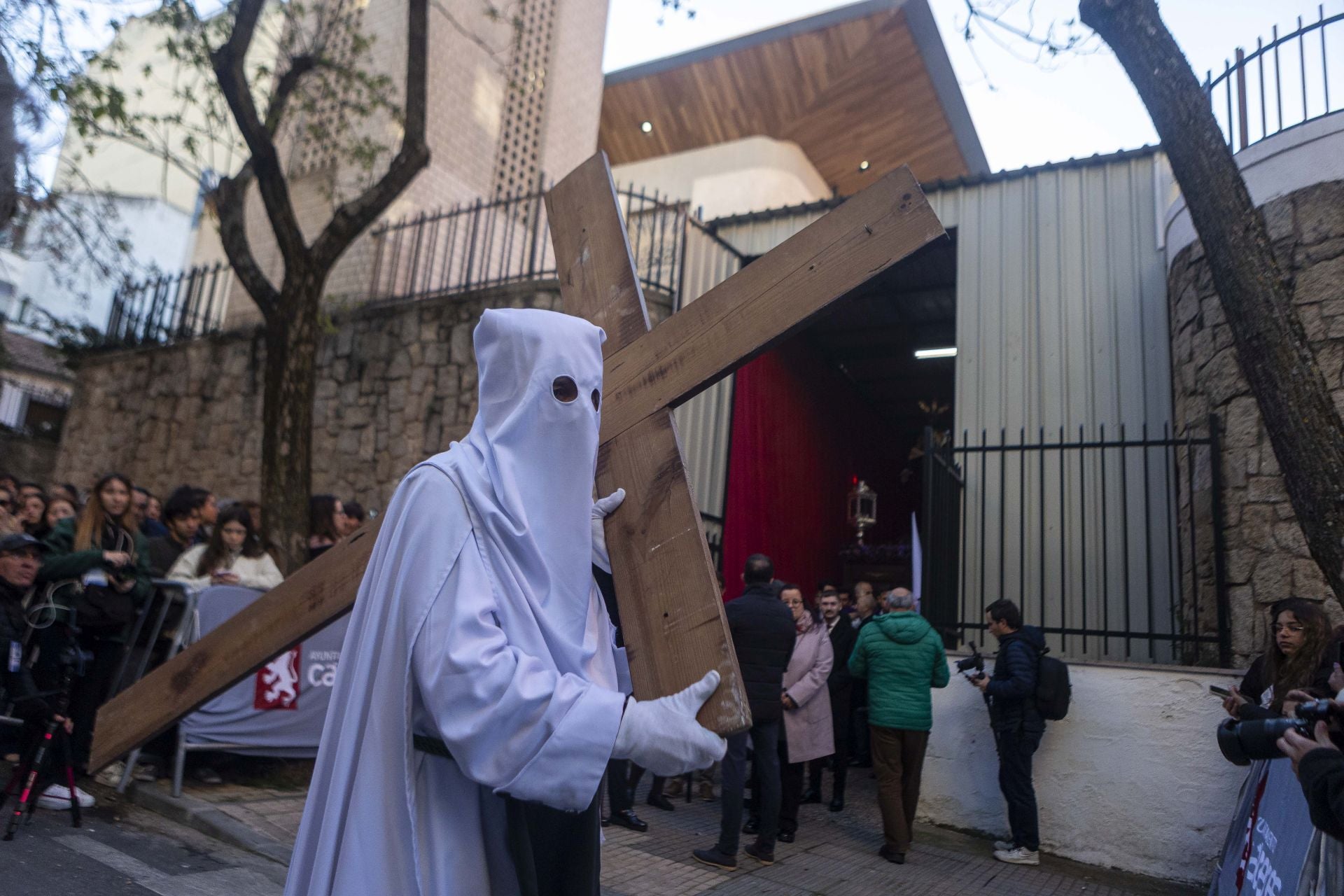 Martes Santo en Cáceres, en imágenes