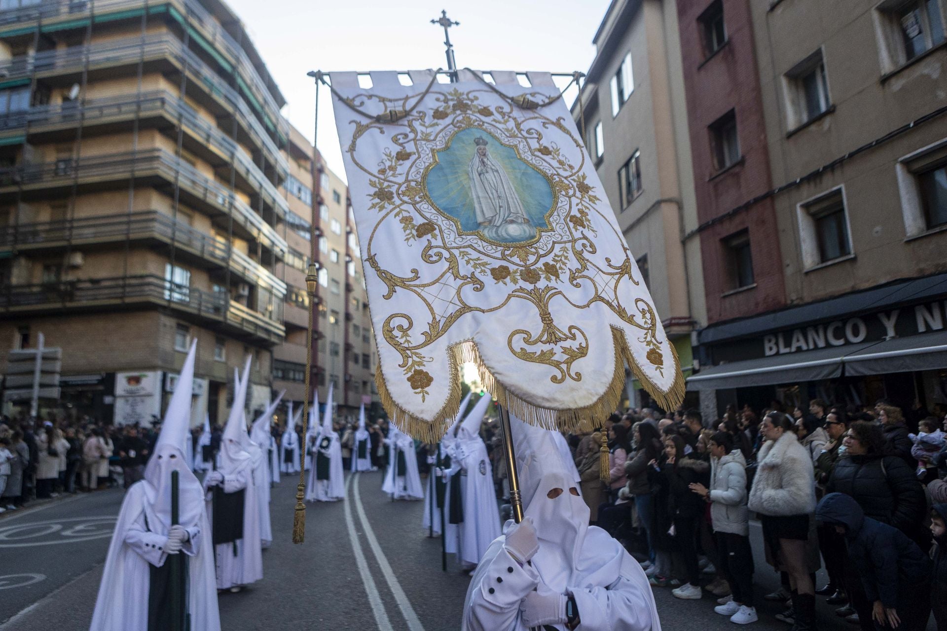 Martes Santo en Cáceres, en imágenes