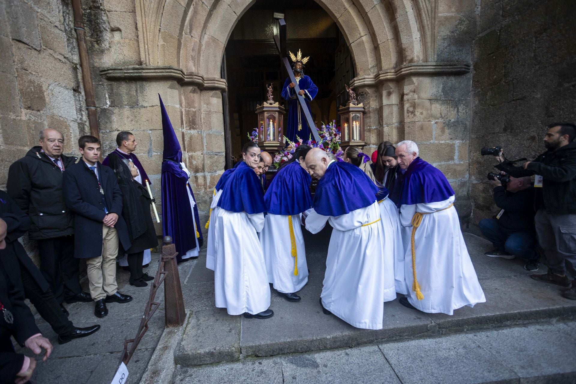 Martes Santo en Cáceres, en imágenes