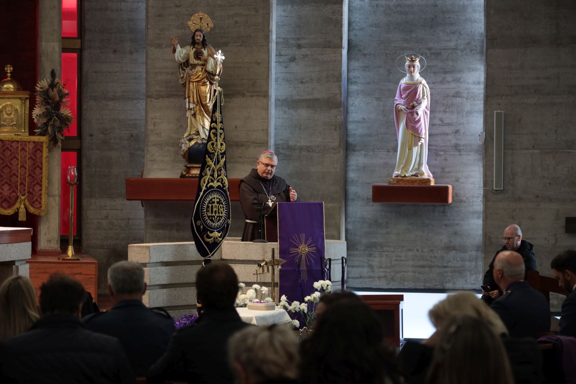 Fotos | Las mejores imágenes del Martes Santo en Badajoz