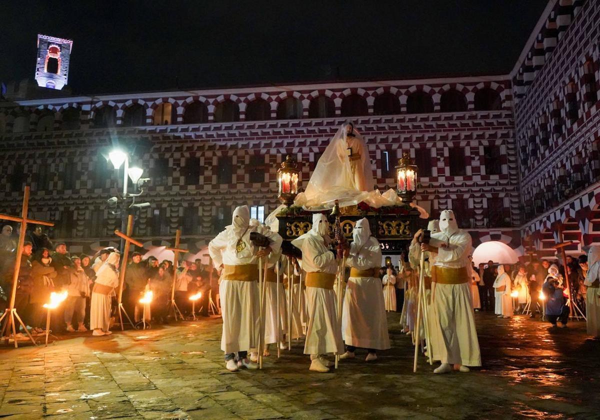 El Vía Crucis del Cristo del Prendimiento podrá pasar por el Arco del Peso
