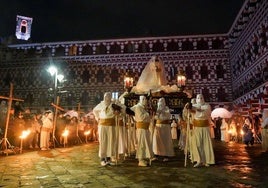 El Vía Crucis del Cristo del Prendimiento podrá pasar por el Arco del Peso