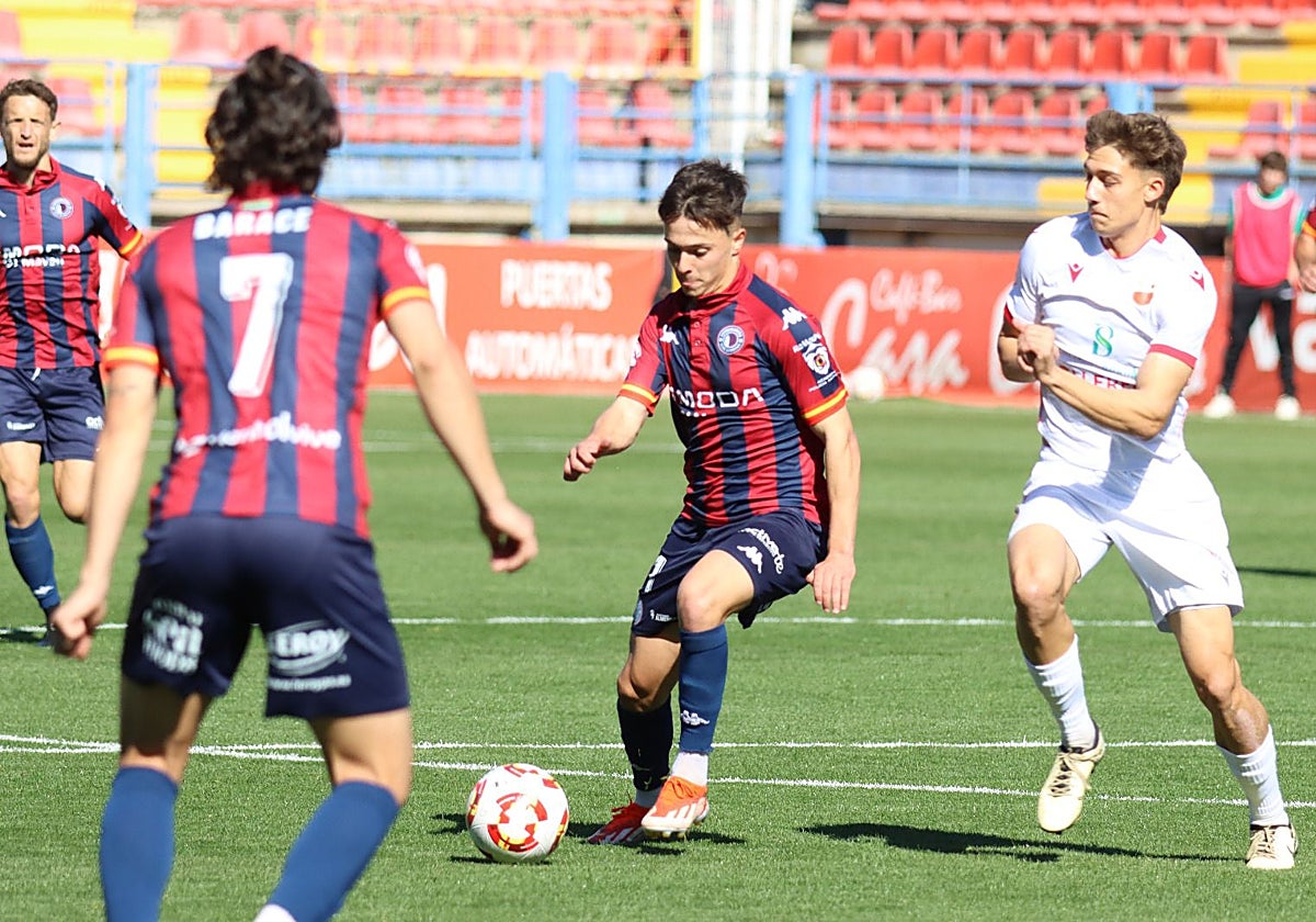 Marco Manchón durante el partido del Extremadura frente al Llerenense en el Francisco de la Hera.