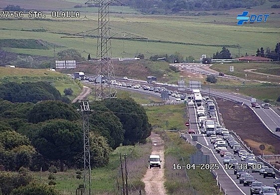 Colas por el accidente en la A-5, a la altura de la localidad toledana de Santa Olalla.