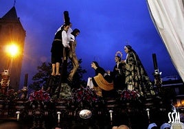 Paso del Descendimiento de Nuestro Señor de la cofradía ferroviaria de Santa Eulalia.