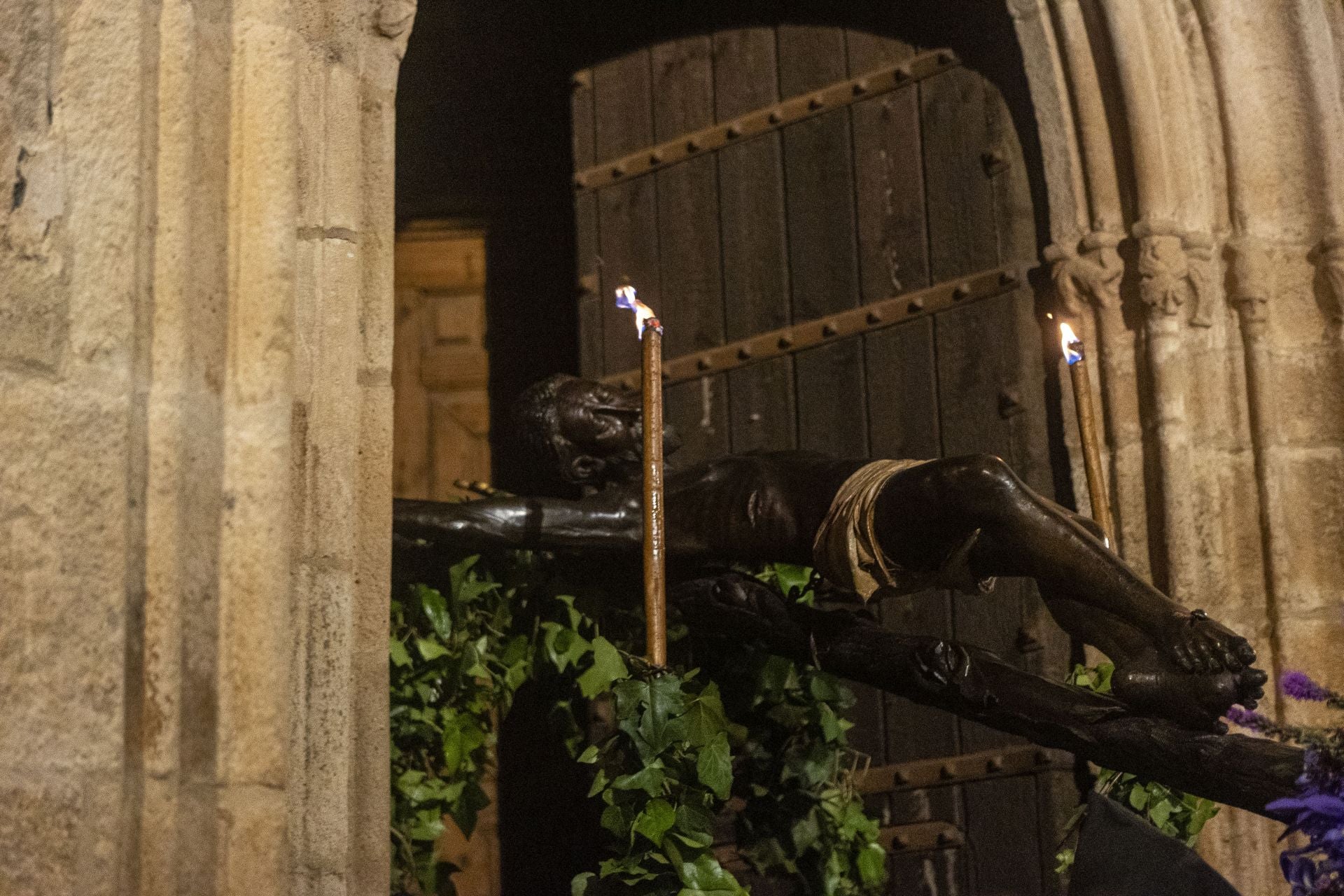 Las mejores imágenes de la procesión del Cristo Negro en Cáceres