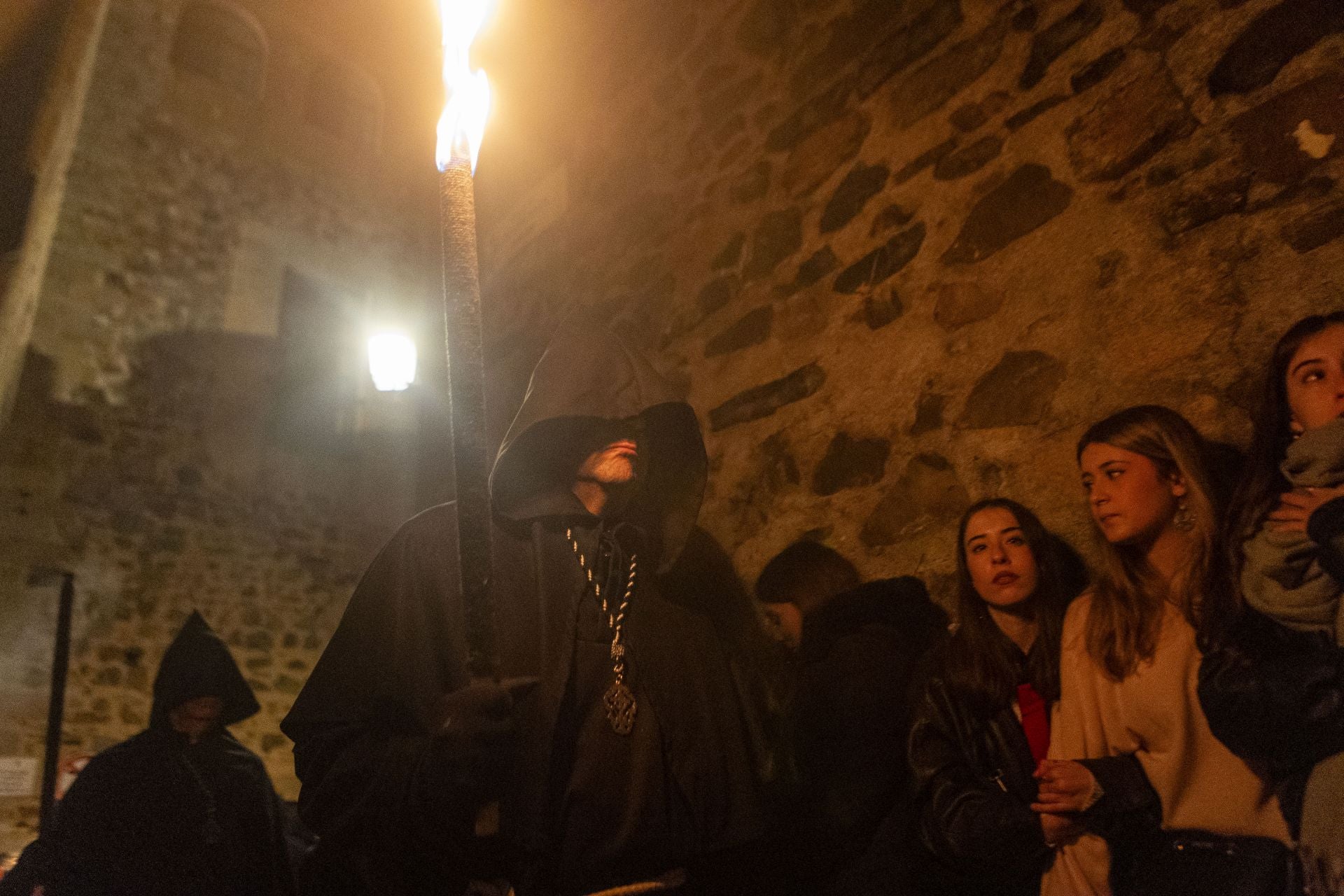 Las mejores imágenes de la procesión del Cristo Negro en Cáceres