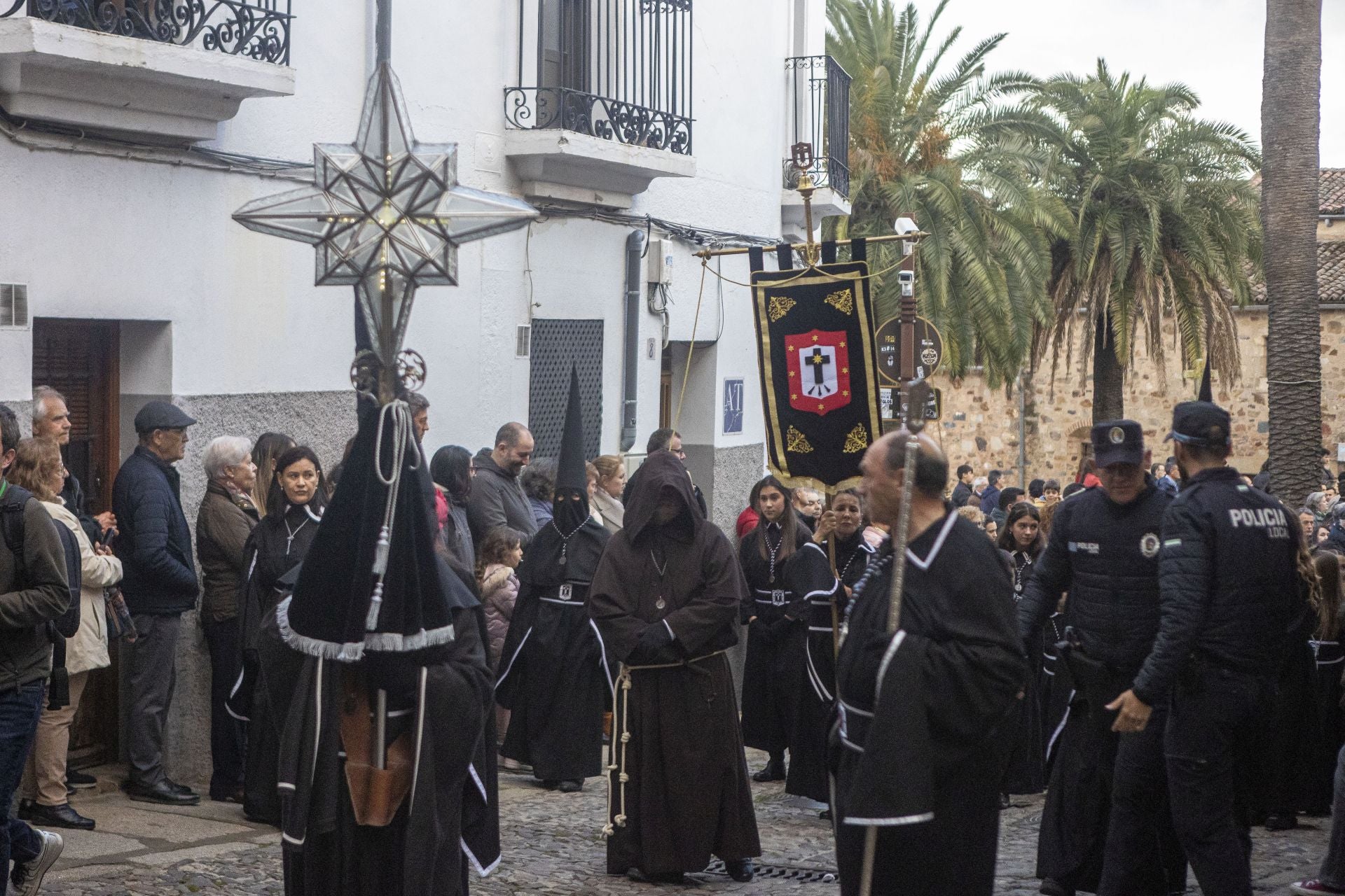 La suspensión del Santo Entierro de Cáceres, en imágenes