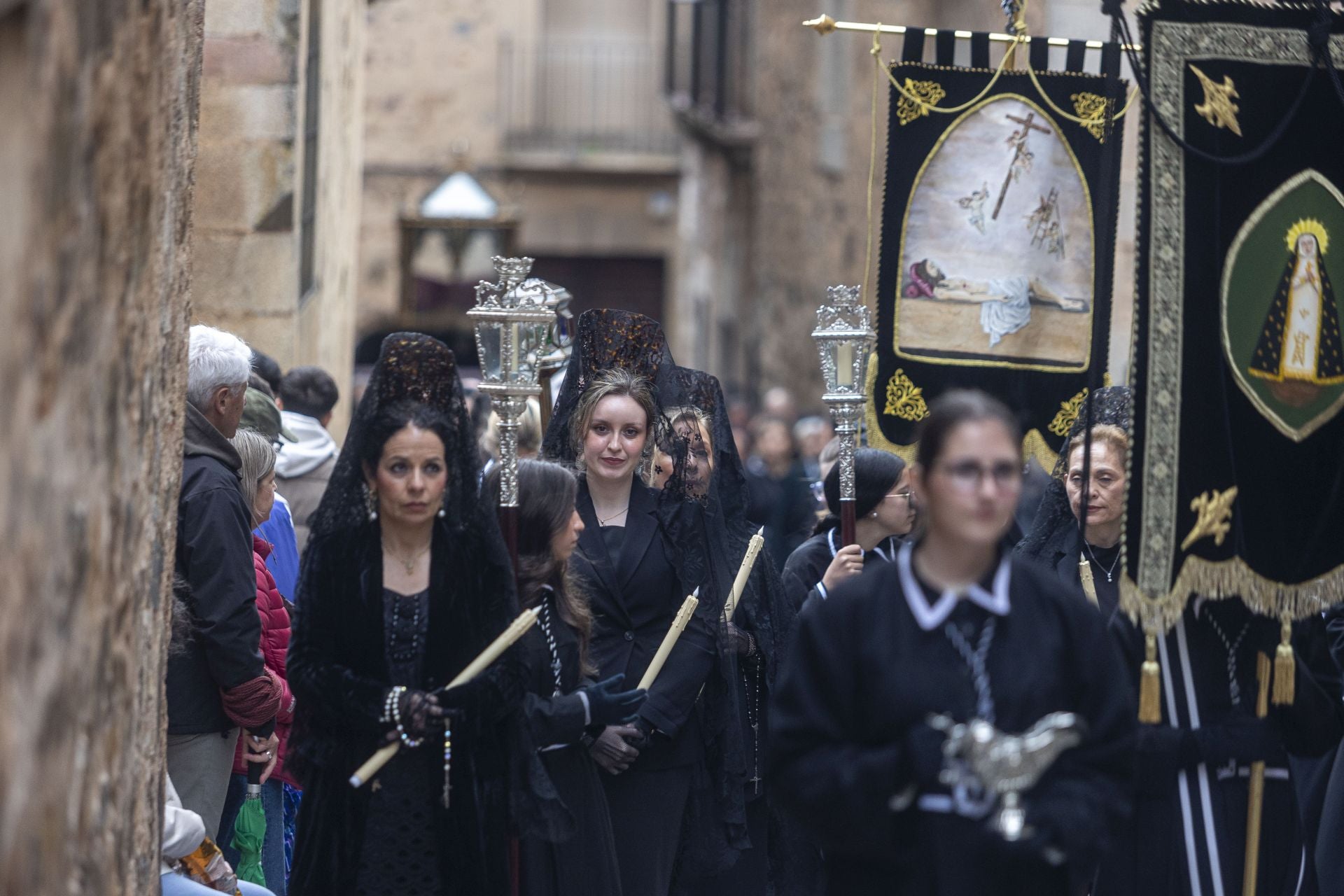 La suspensión del Santo Entierro de Cáceres, en imágenes
