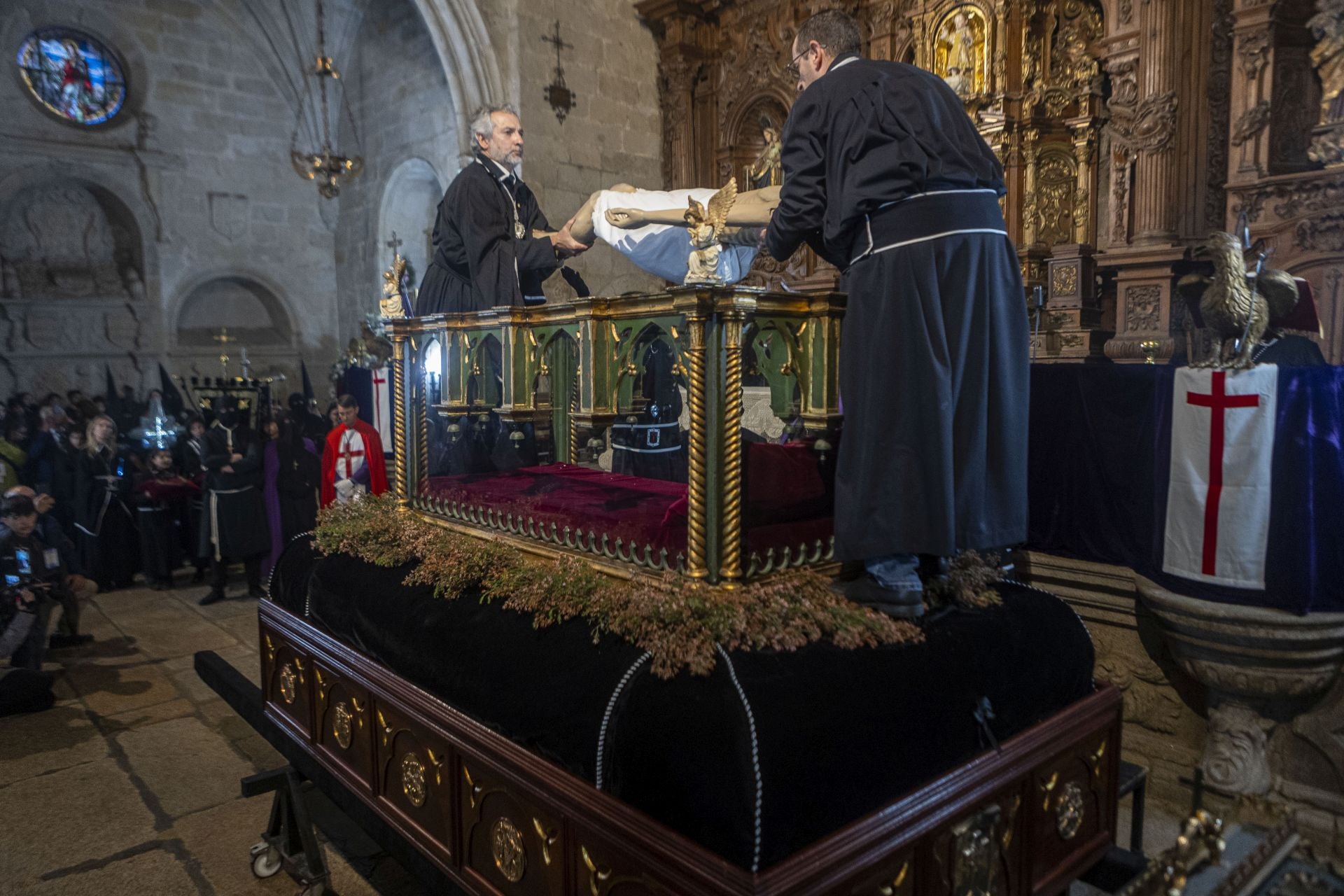La suspensión del Santo Entierro de Cáceres, en imágenes
