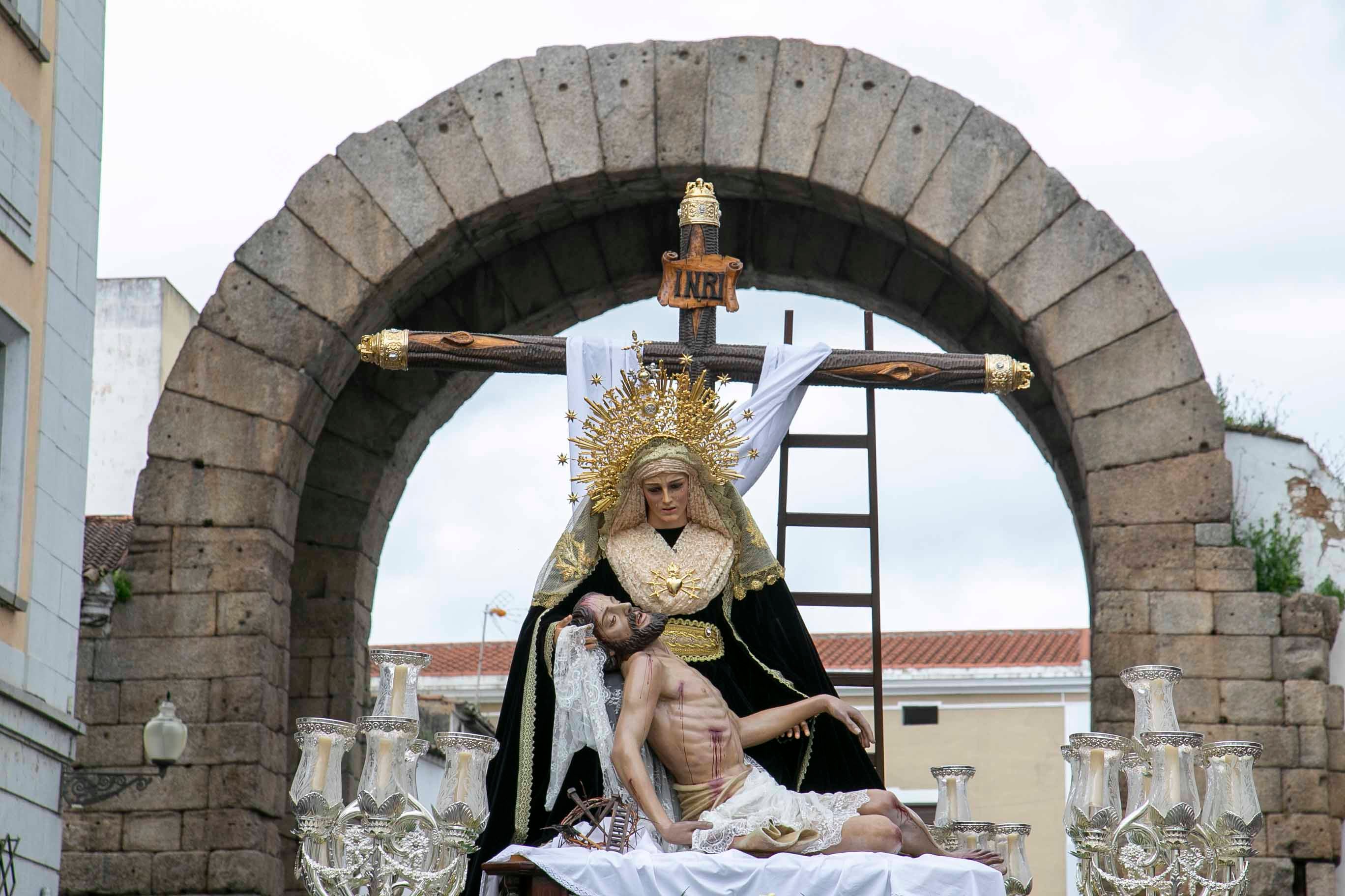 Viernes Santo de Mérida, en imágenes