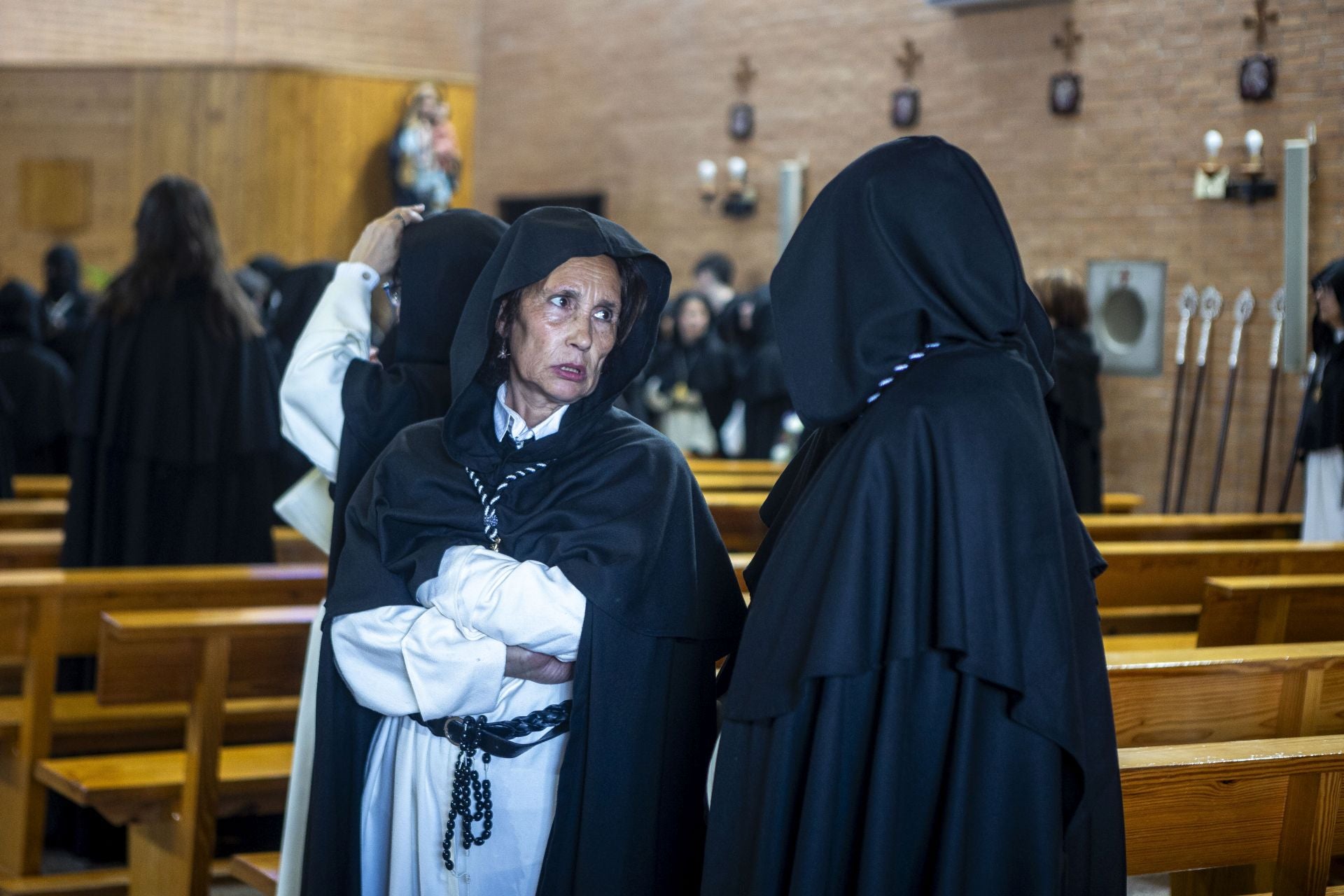 La procesión de la Cofradía del Cristo de la Victoria de Cáceres, en imágenes