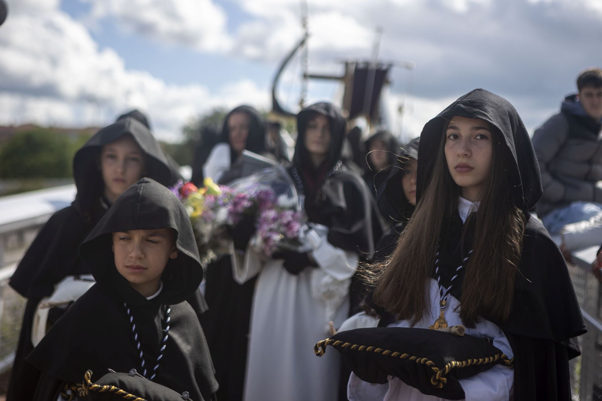 La procesión de la Cofradía del Cristo de la Victoria de Cáceres, en imágenes