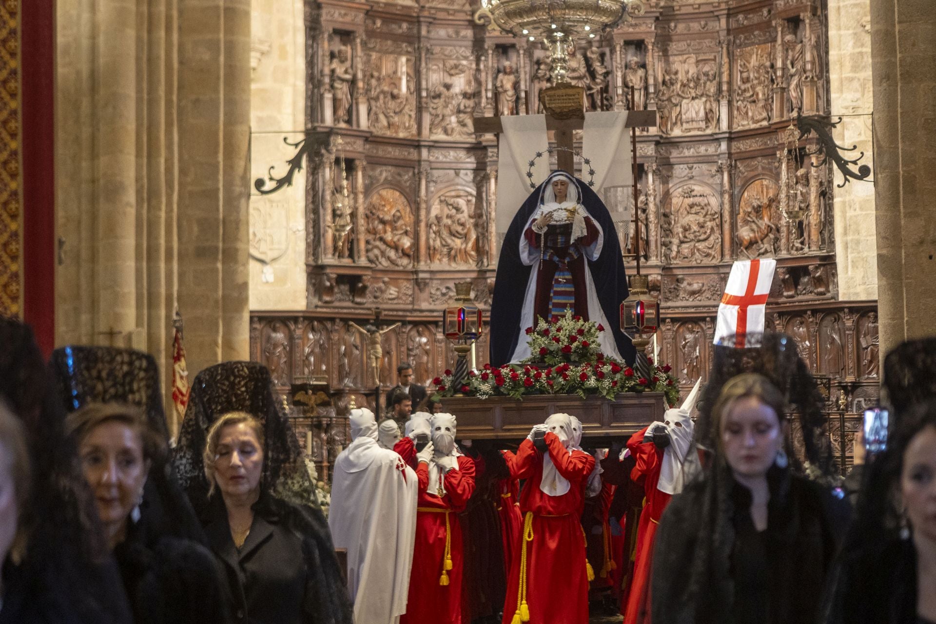 La procesión de la Cofradía de Batallas en Cáceres, en imágenes