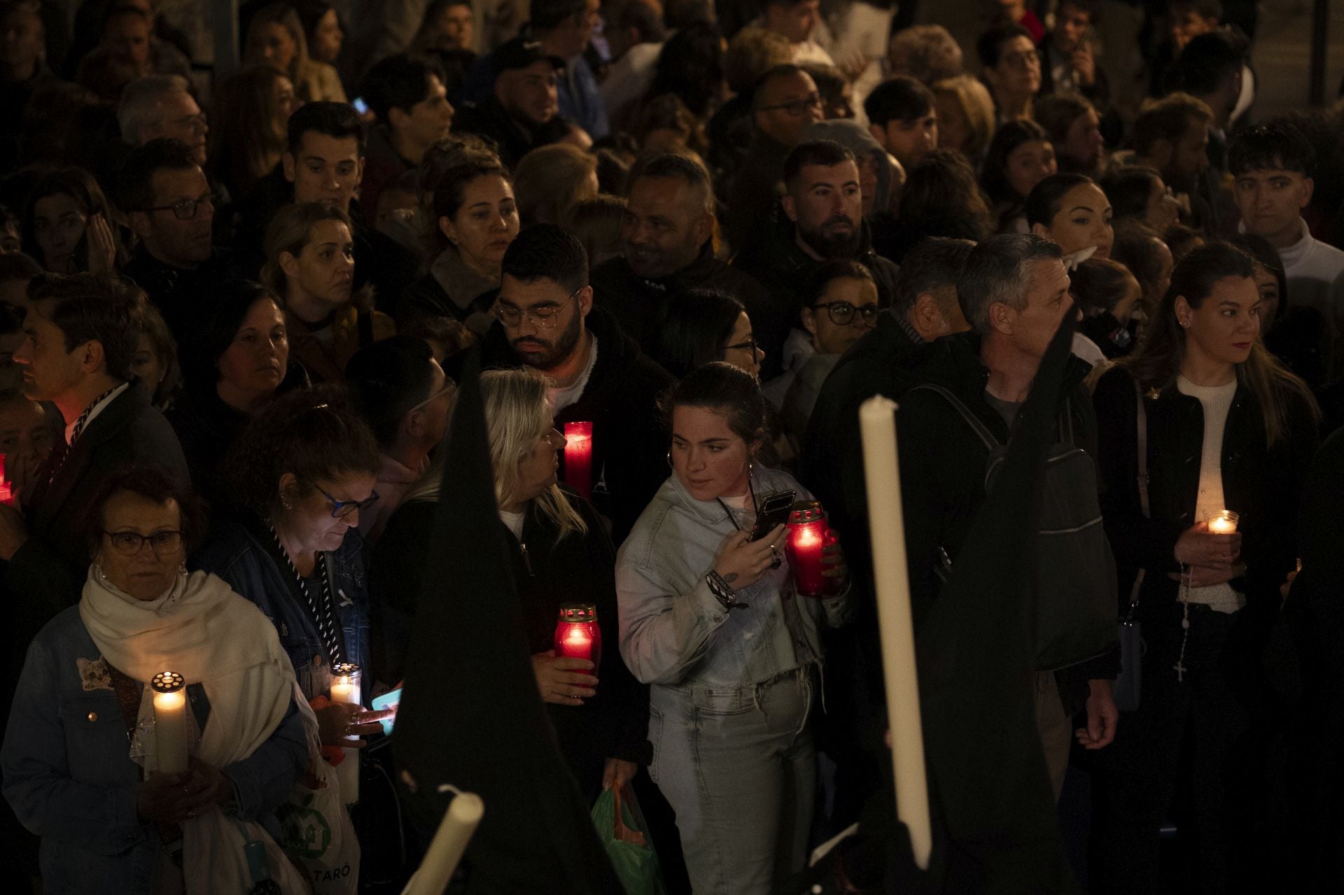 La procesión de la Virgen de la Soledad de Badajoz, en imágenes