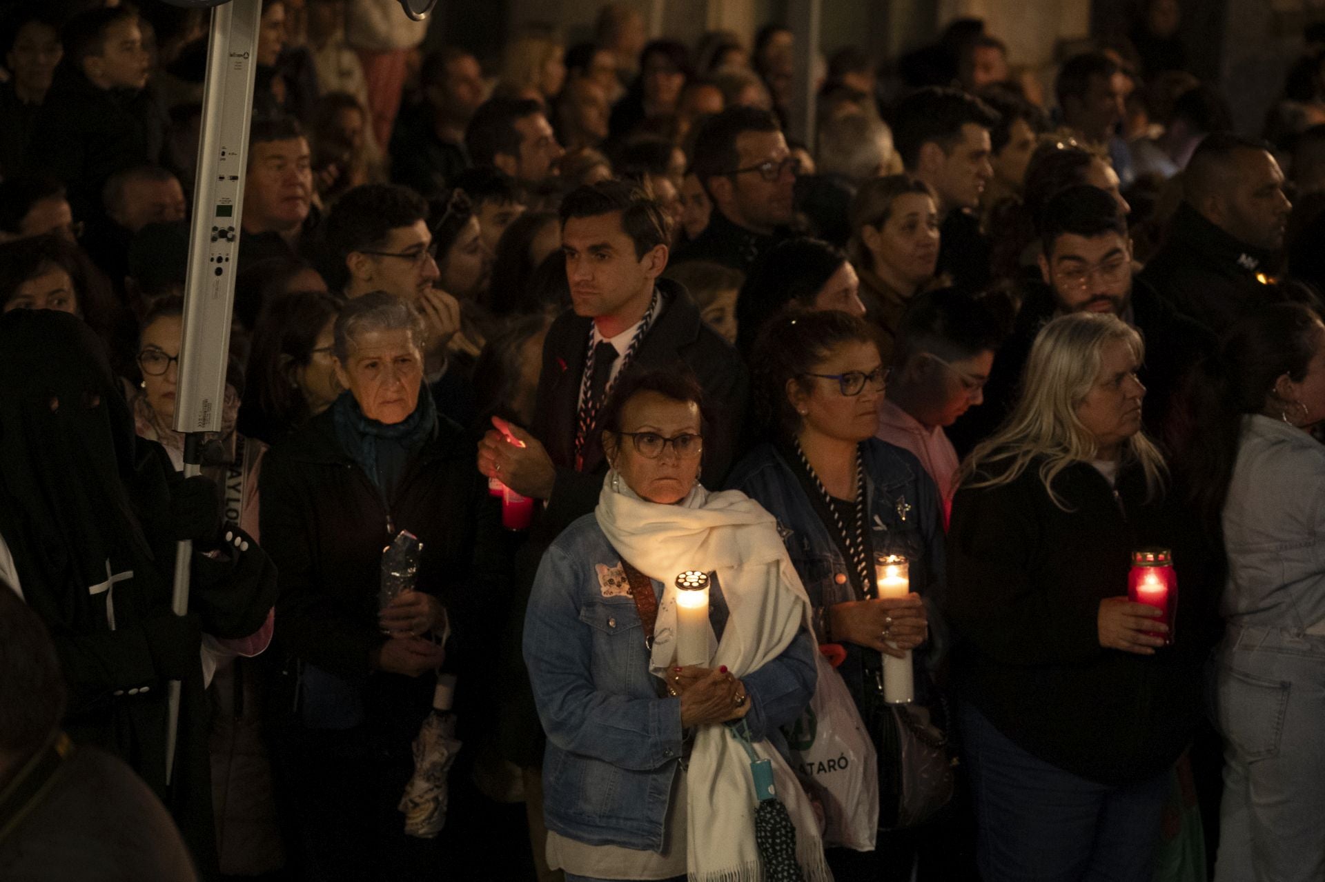 La procesión de la Virgen de la Soledad de Badajoz, en imágenes