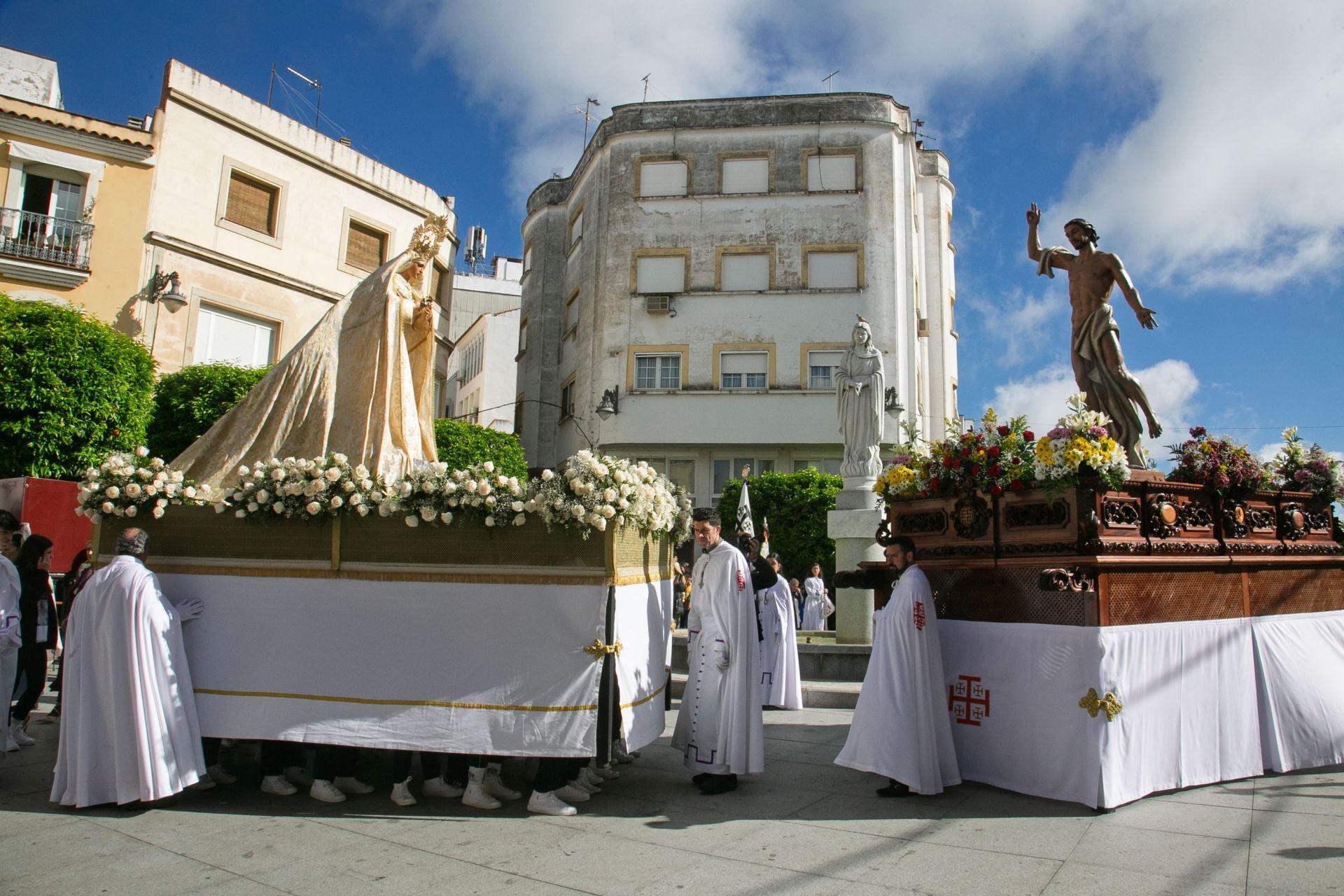 Fotos | Así fue la procesión de Jesús Resucitado en Mérida